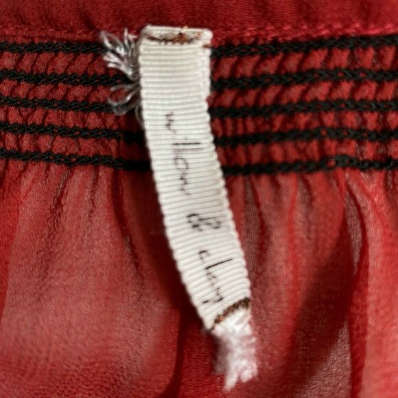 Willow and Clay Red w/ Black Embroidered Balloon‎ Sleeve Top Size 2X - Picture 6 of 7